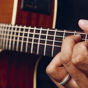 FABRICACIÓN DE GUITARRAS