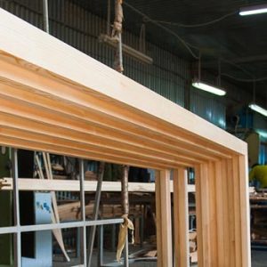 MONTAJE DE MUEBLES, SILLAS Y FABRICACIÓN DE VENTANAS