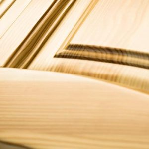 FABRICACIÓN DE PUERTAS DE MADERA, RECHAPADOS Y CURVADOS